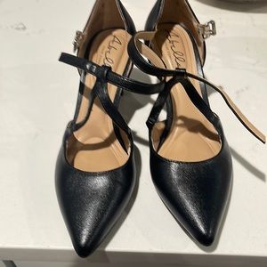 Heels comforts size 6.0 black